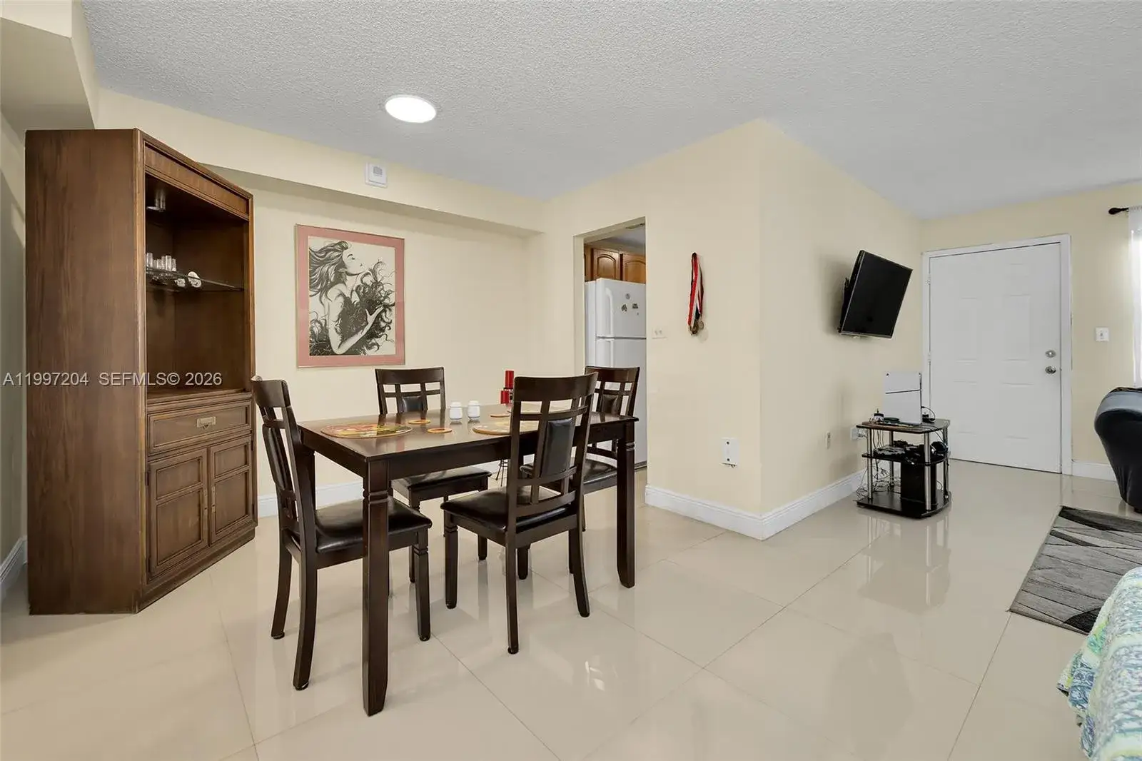 1 bedroom 1 bath Residential for sale at 7620 Carlyle Ave # 204, Miami Beach FL 33141
