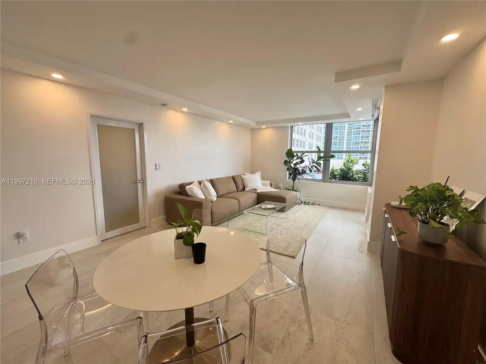 2899 Collins Ave # 424, Miami Beach FL 33140 photo 2