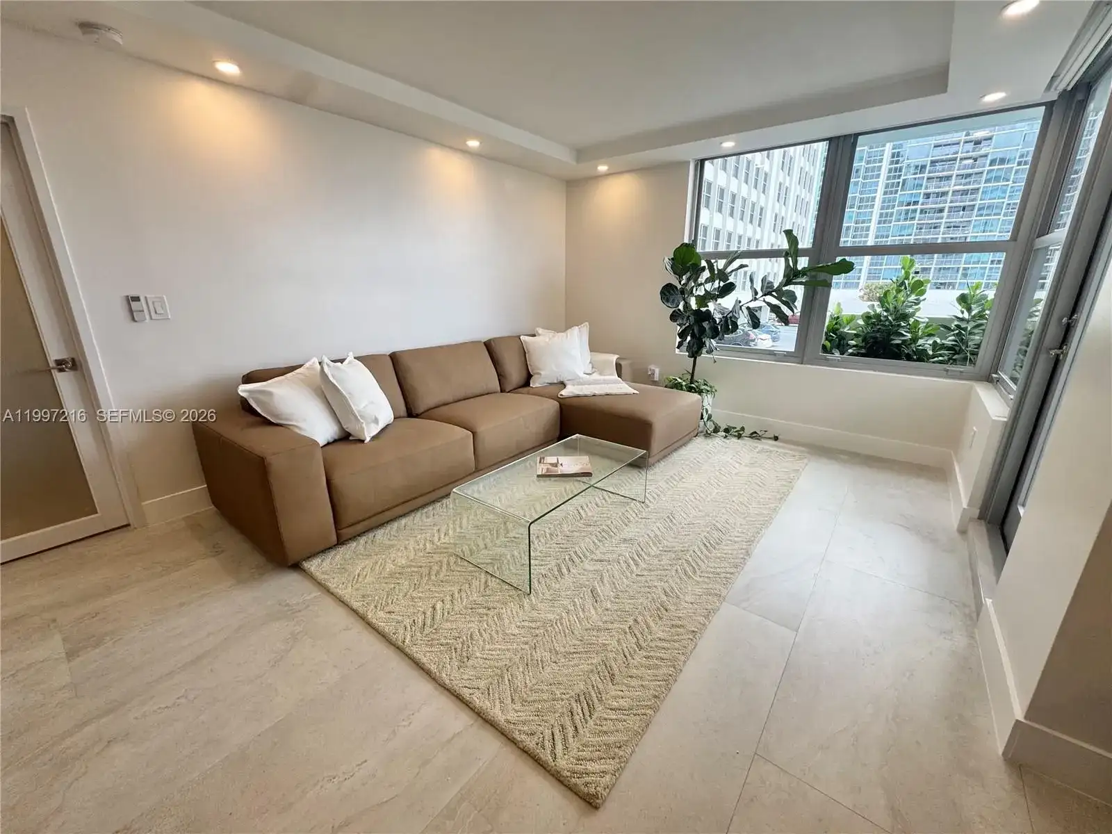 2899 Collins Ave # 424, Miami Beach FL 33140 photo 3