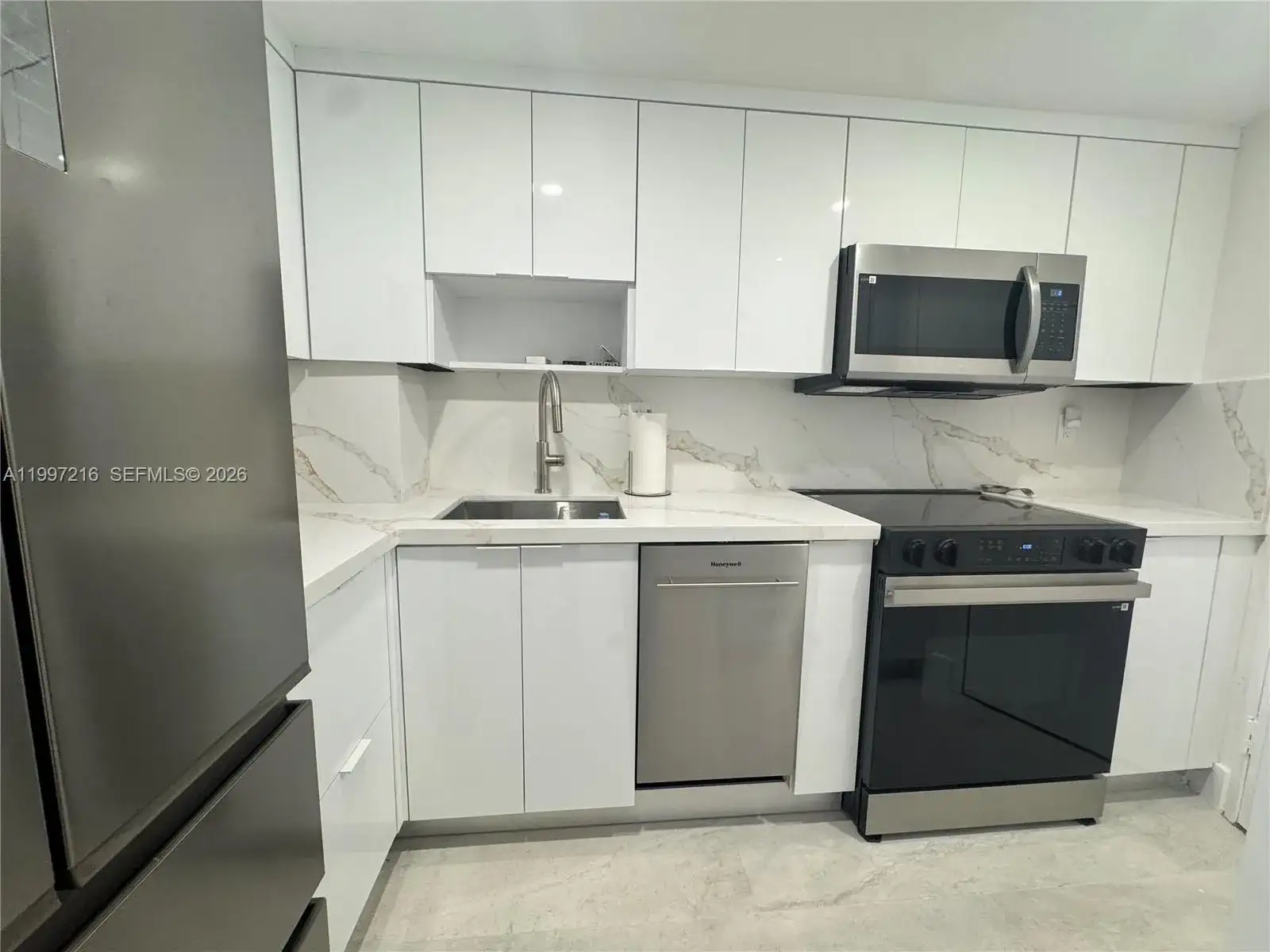 2899 Collins Ave # 424, Miami Beach FL 33140 photo 5