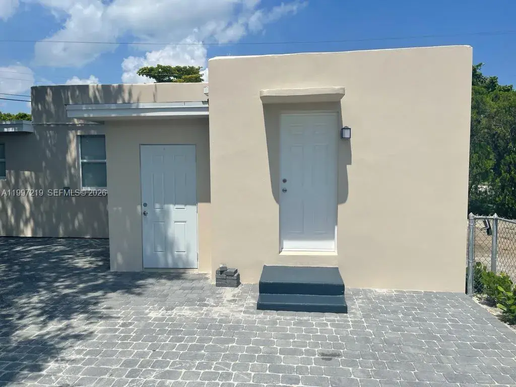 5800 Taylor St # 1, Hollywood FL 33021