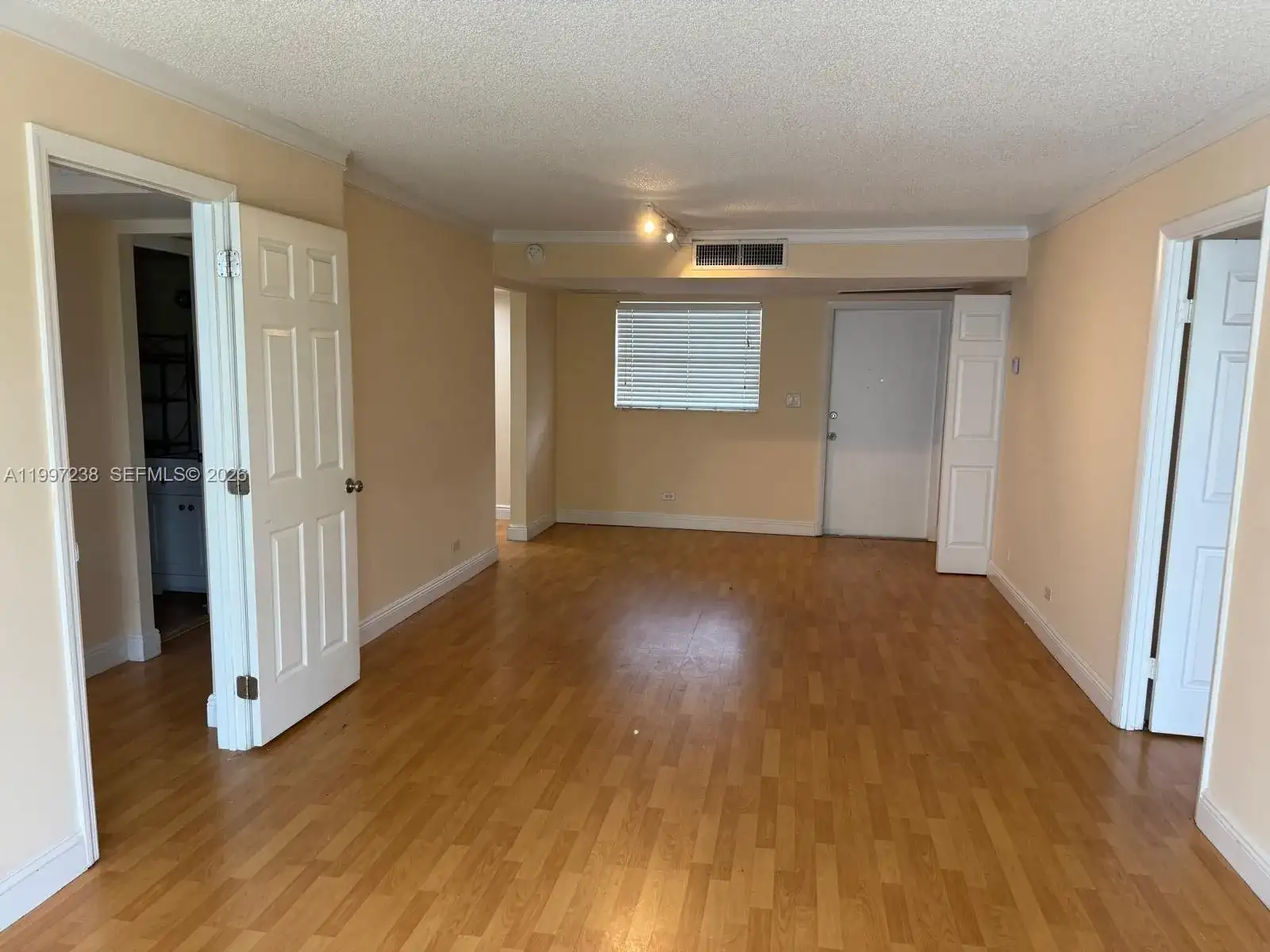 447 NE 195th St # 309, Miami FL 33179 photo 4