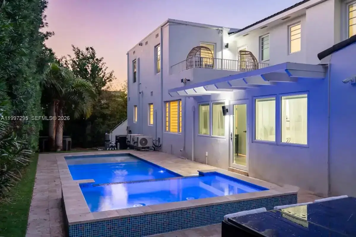 320 Polk St, Hollywood FL 33019