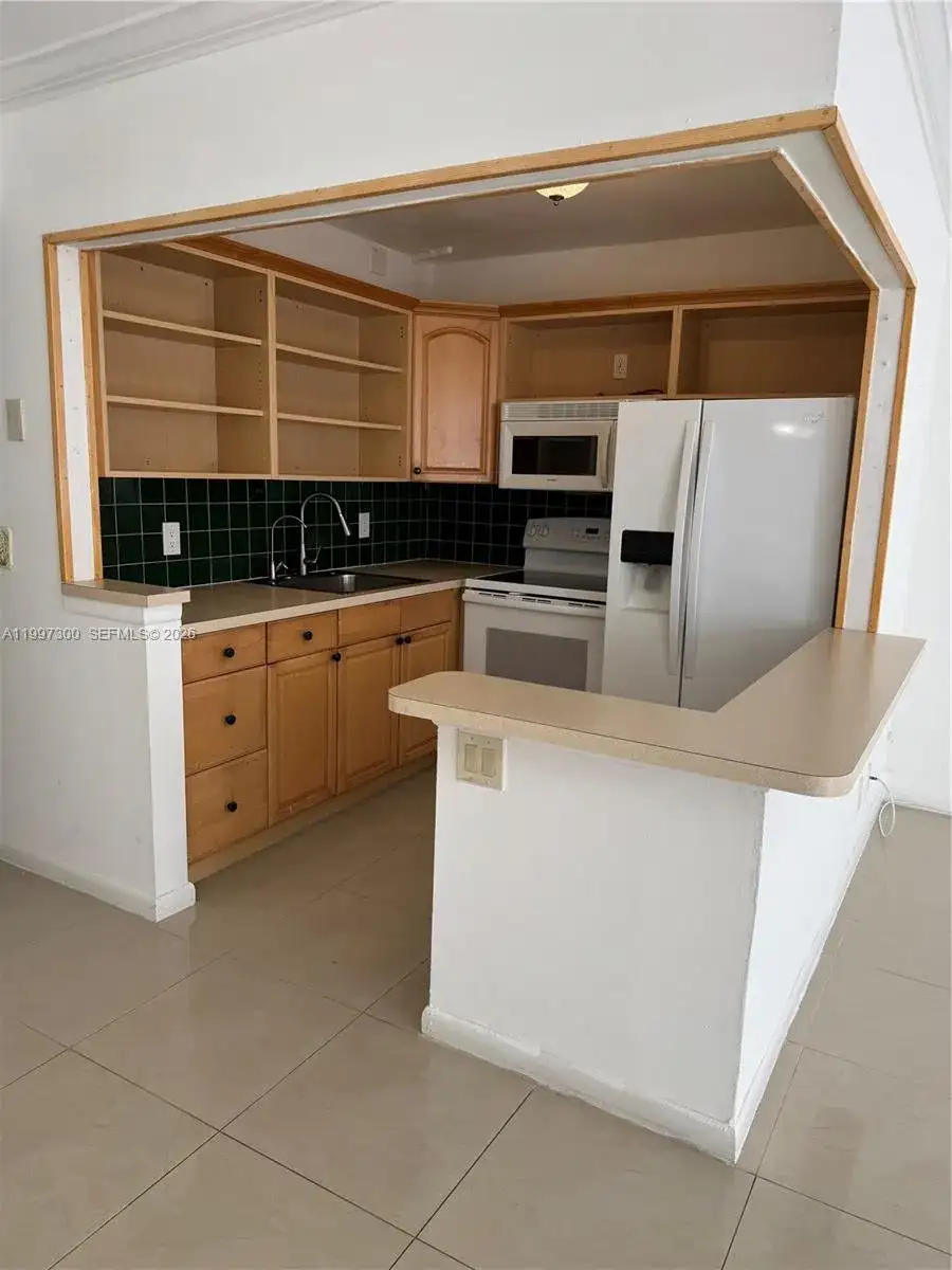 162 Westbury J # 162, Deerfield Beach FL 33442 photo 2