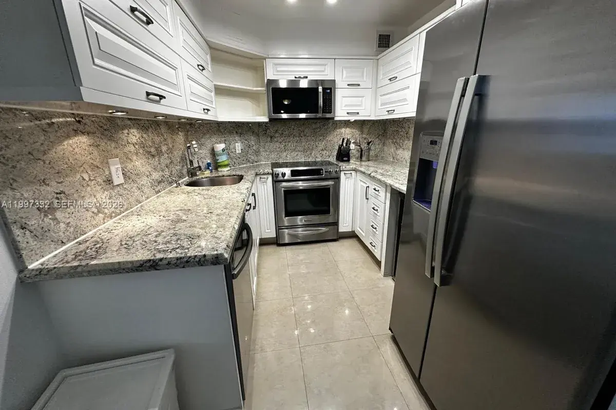 5225 Collins Ave # 614, Miami Beach FL 33140