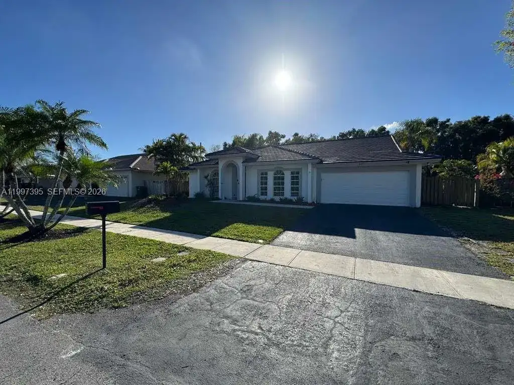 427 SW 169th Ter, Weston FL 33326 photo 4