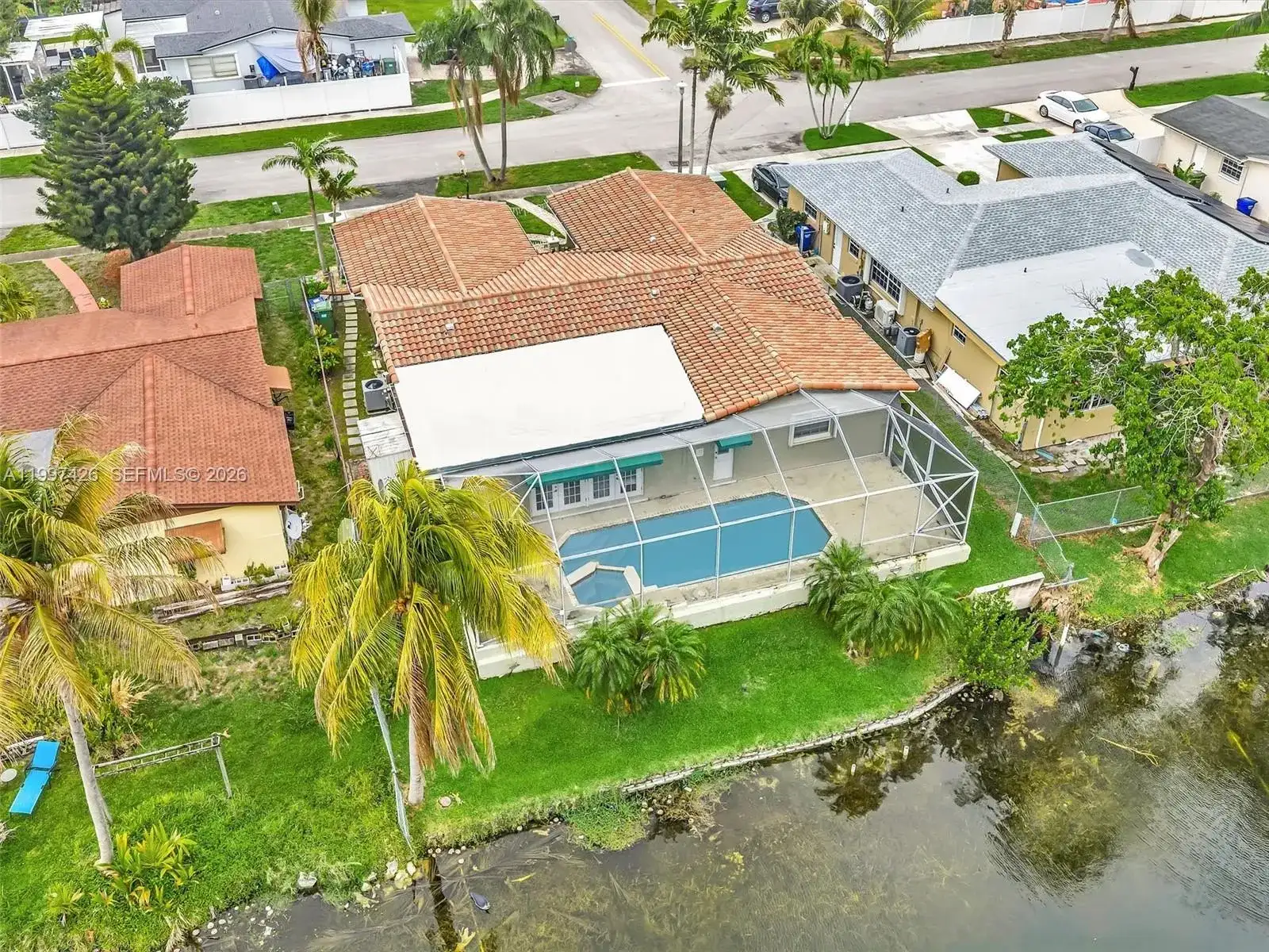 1900 NW 95th Ave, Pembroke Pines FL 33024 photo 2