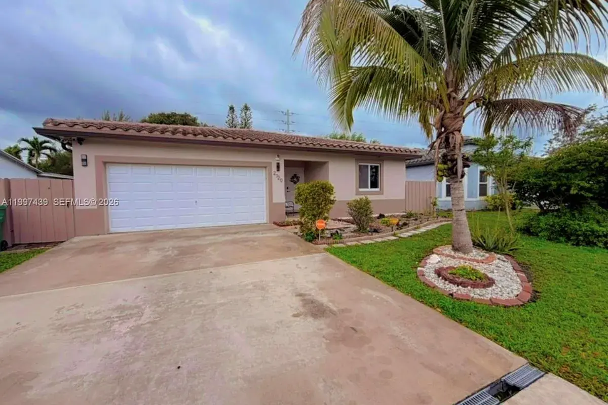 2720 NW 11th St, Fort Lauderdale FL 33311