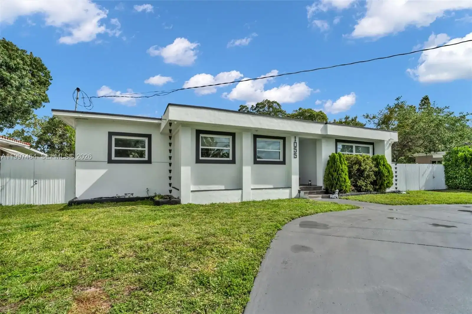 1055 NE 144th St, North Miami FL 33161