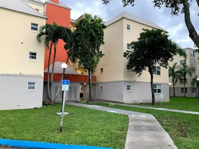 8215 Lake Dr # 108, Doral FL 33166 photo 2