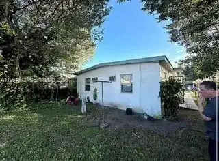 1785 NW 56th St, Miami FL 33142 photo 3