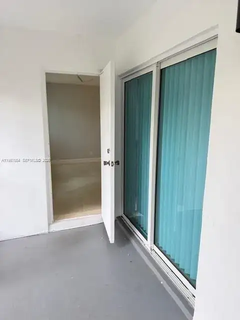 100 Lakeview Dr # 115, Weston FL 33326 photo 5