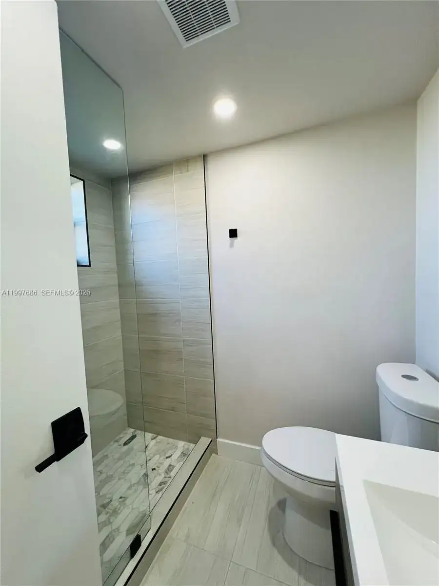 3826 SW 107th Ave # 2, Miami FL 33165 photo 5