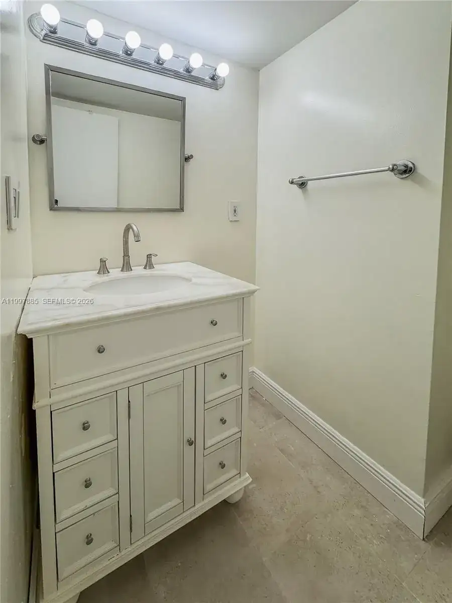 2935 NE 163rd St # 4T, North Miami Beach FL 33160 photo 5