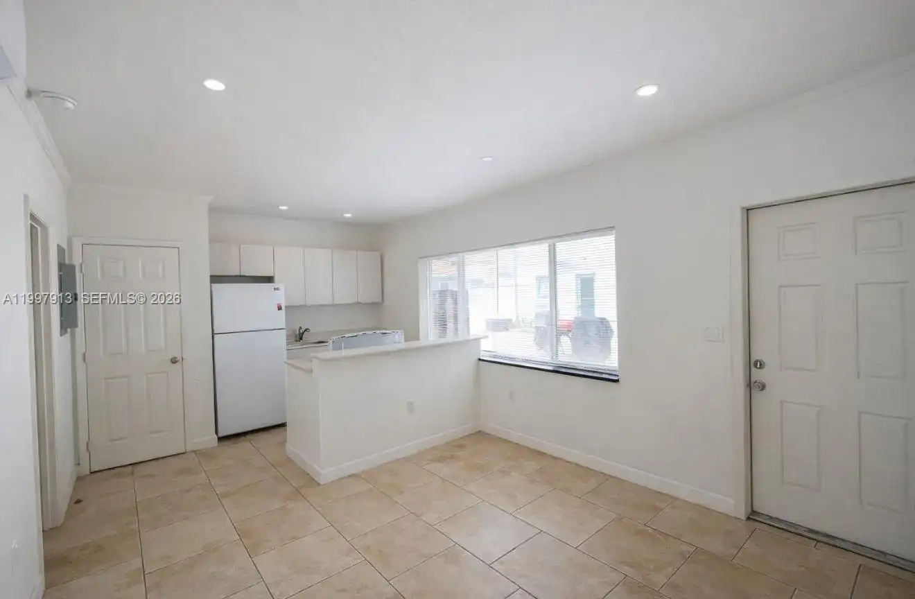 572 NE 67th St # 5, Miami FL 33138 photo 4