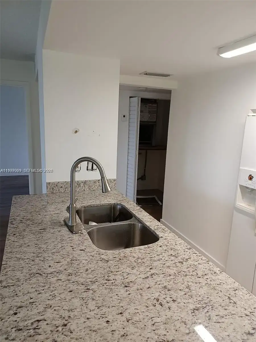 16220 NW 2nd Ave # 411, Miami FL 33169 photo 2