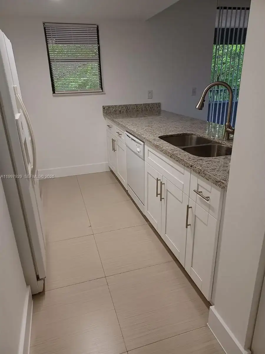16220 NW 2nd Ave # 411, Miami FL 33169 photo 4