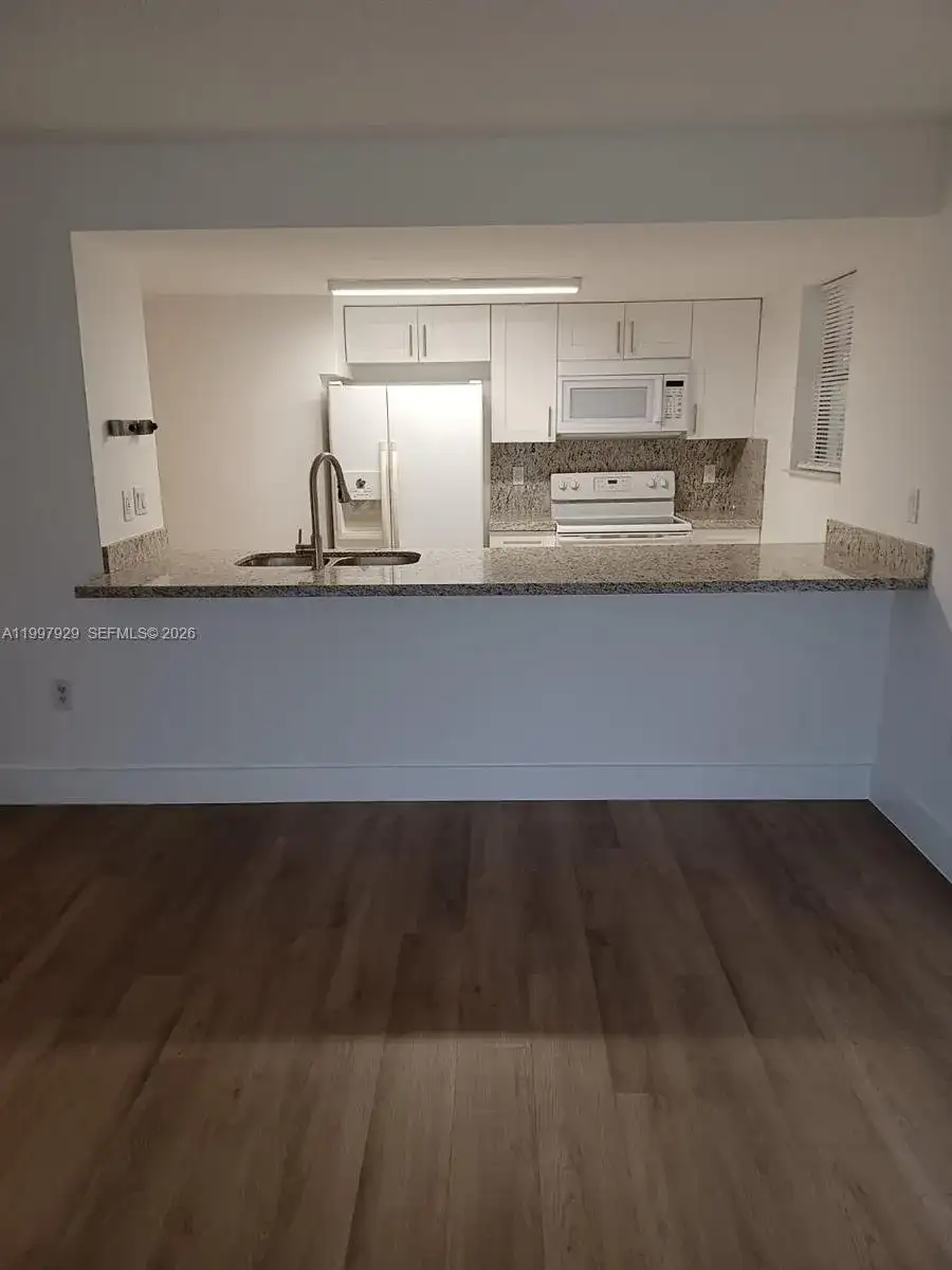 16220 NW 2nd Ave # 411, Miami FL 33169 photo 5