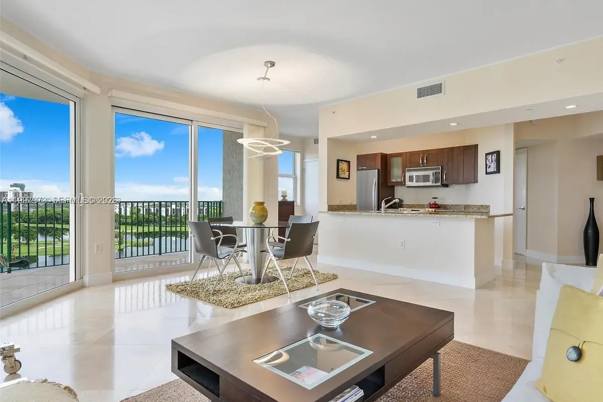 20000 E Country Club Dr # 1102, Aventura FL 33180