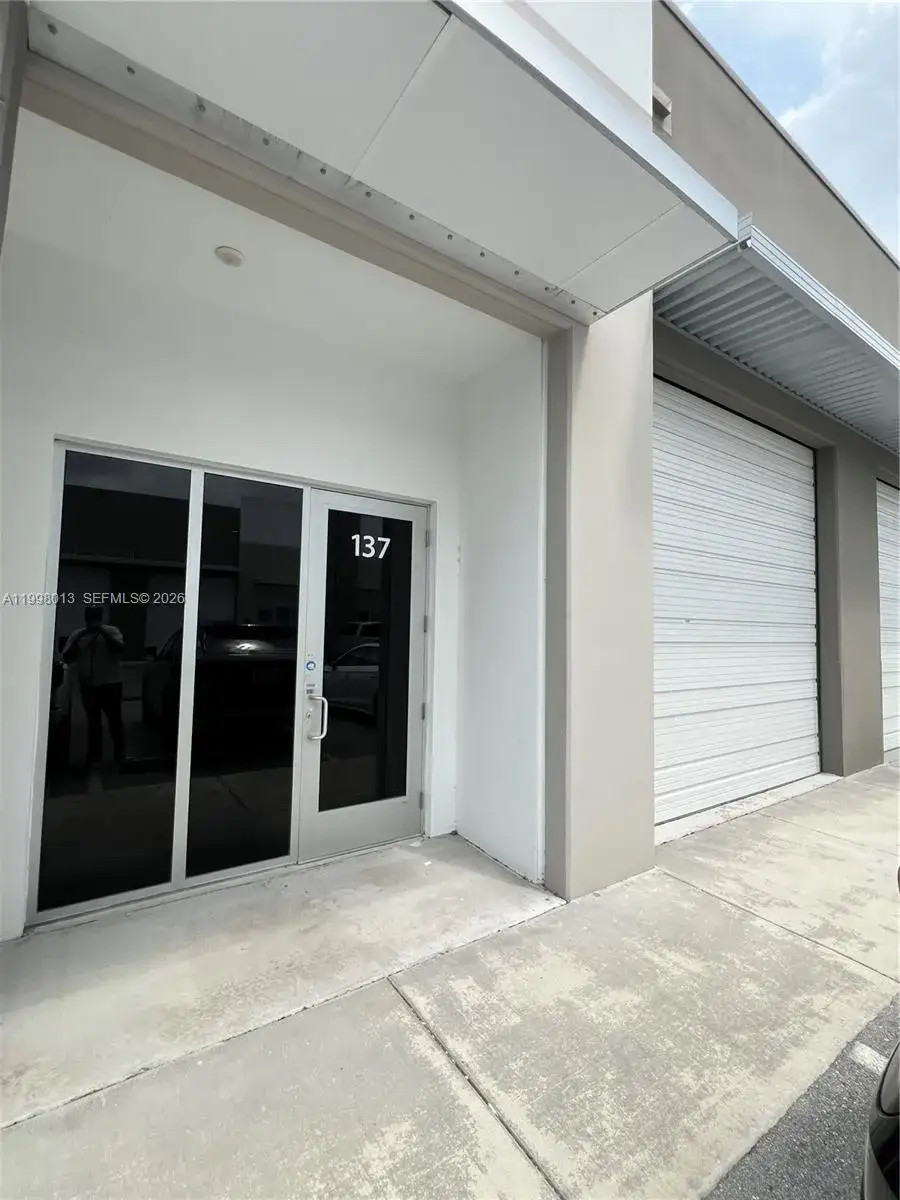 10890 NW 17th St # 137, Sweetwater FL 33172