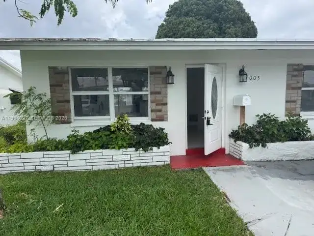 7005 NW 66th Ter, Tamarac FL 33321 photo 2