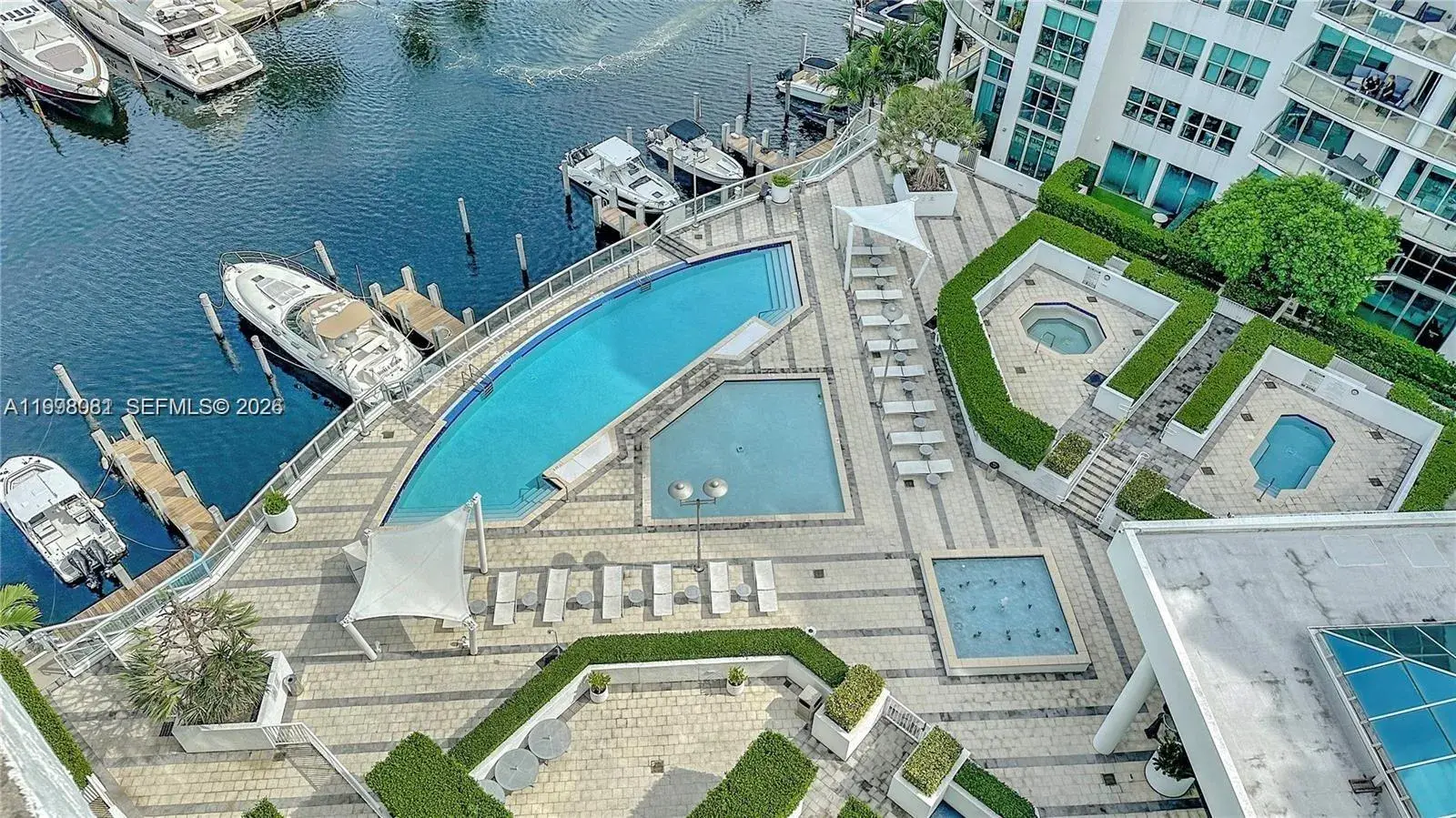 3131 NE 188th St # 1205, Aventura FL 33180