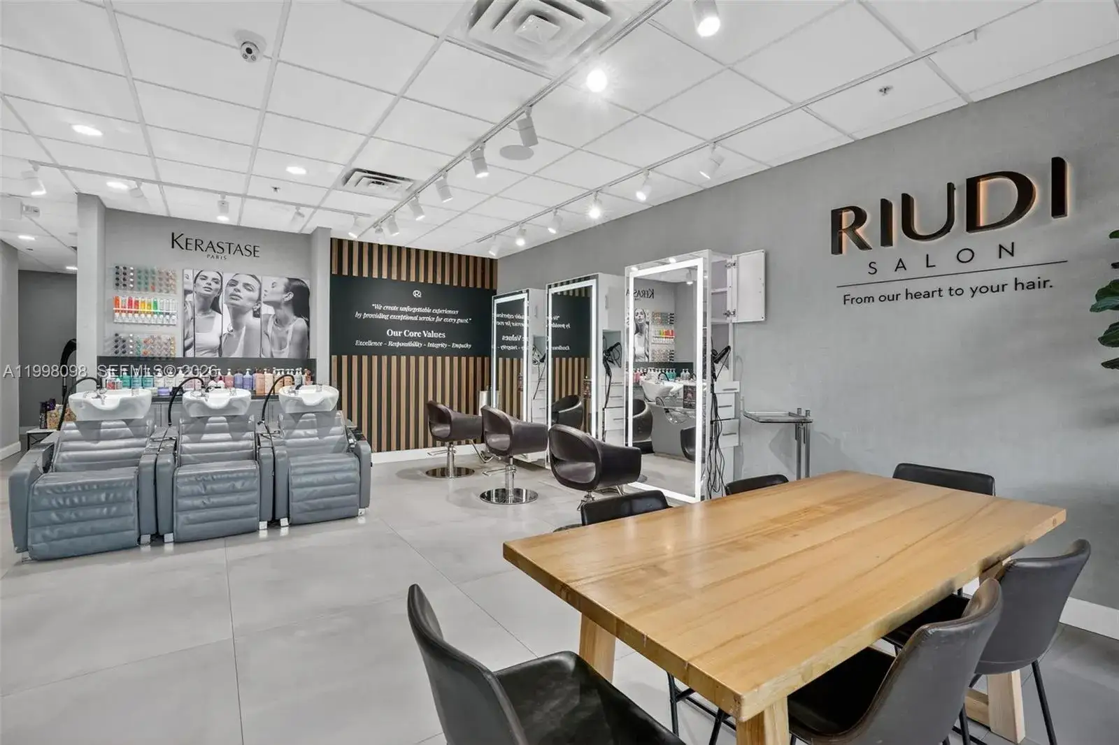 Beauty Salon Commercial Condo with Real Estate For Sale In Hial, Hialeah FL 33015