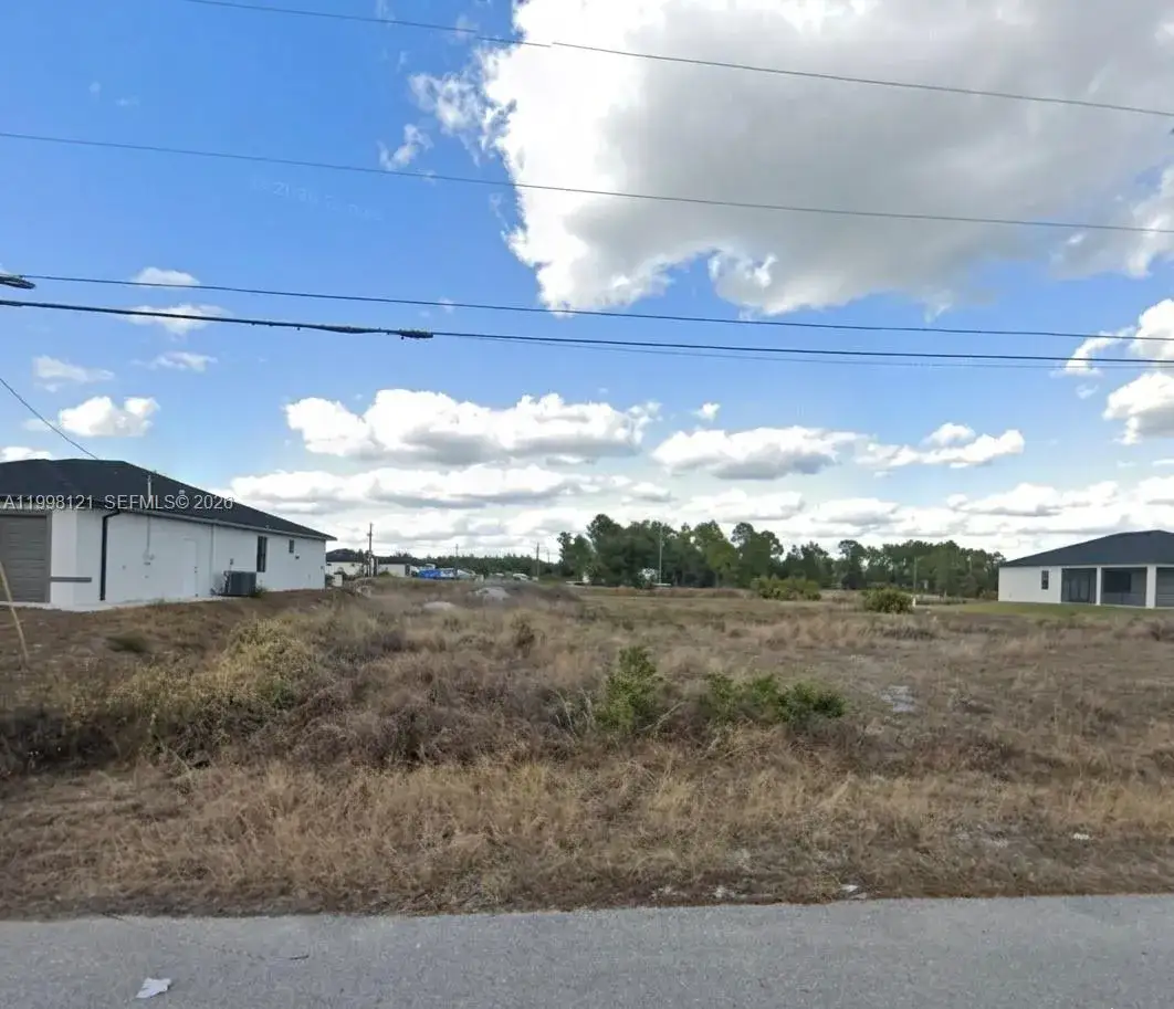 547 Trinity St E, Other City - In The State Of Florida FL 33974