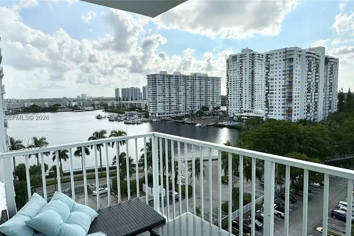 2801 NE 183rd St # 1005W, Aventura FL 33160