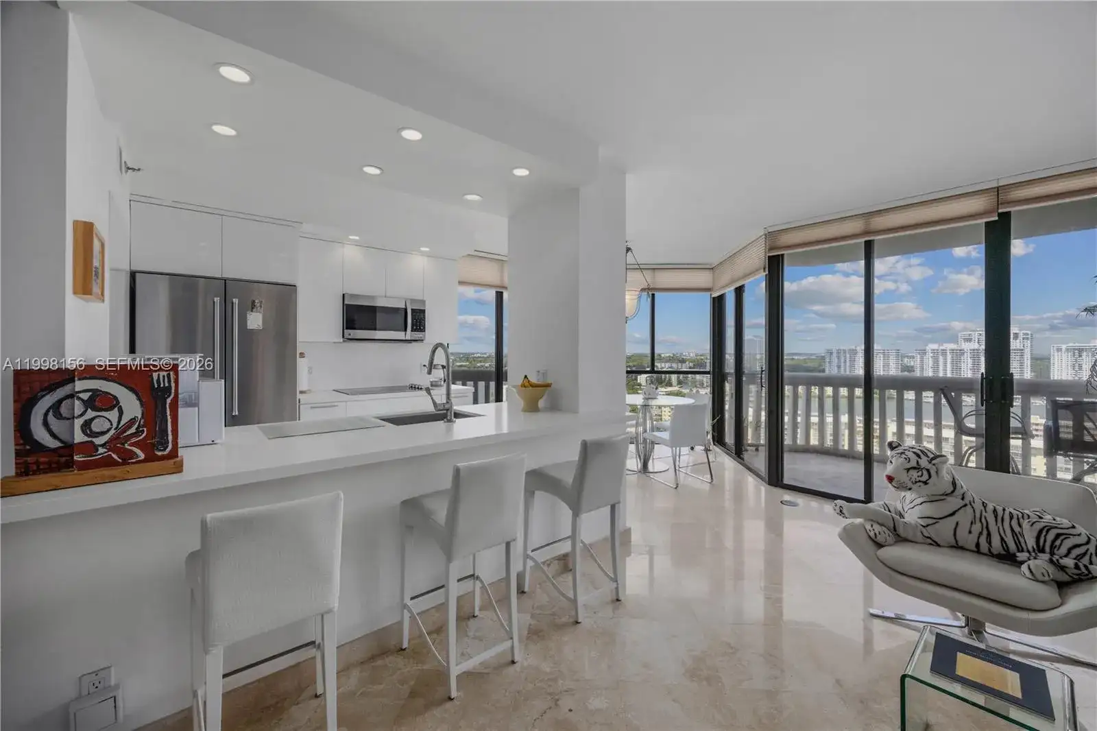 1000 W Island Blvd # 1910, Aventura FL 33160 photo 4