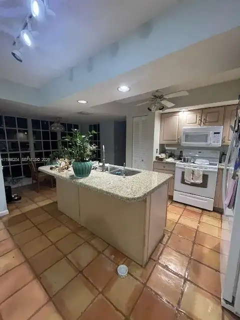 1350 S Fieldlark Ln, Homestead FL 33035 photo 3