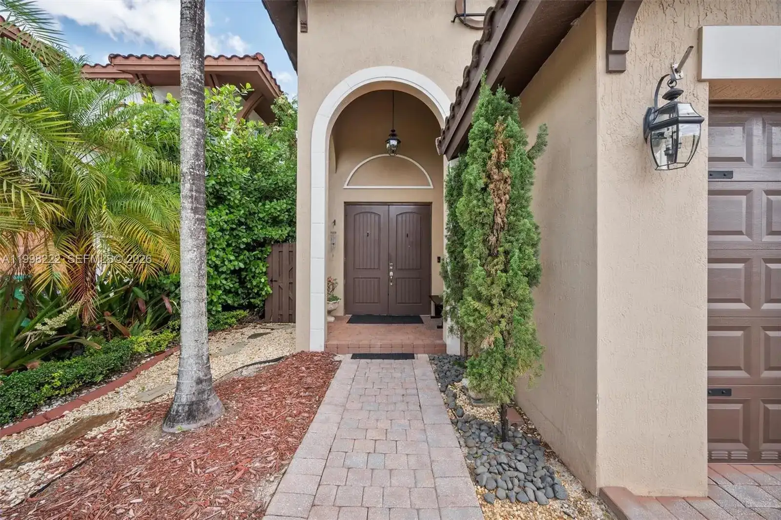 8755 NW 102nd Ct, Doral FL 33178 photo 2
