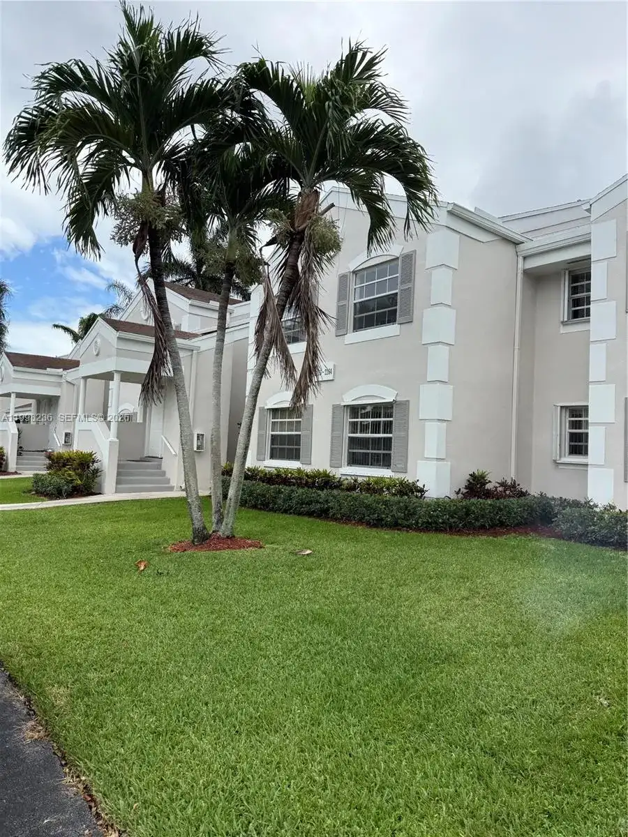 2260 SE 27th Dr, Homestead FL 33035 photo 2