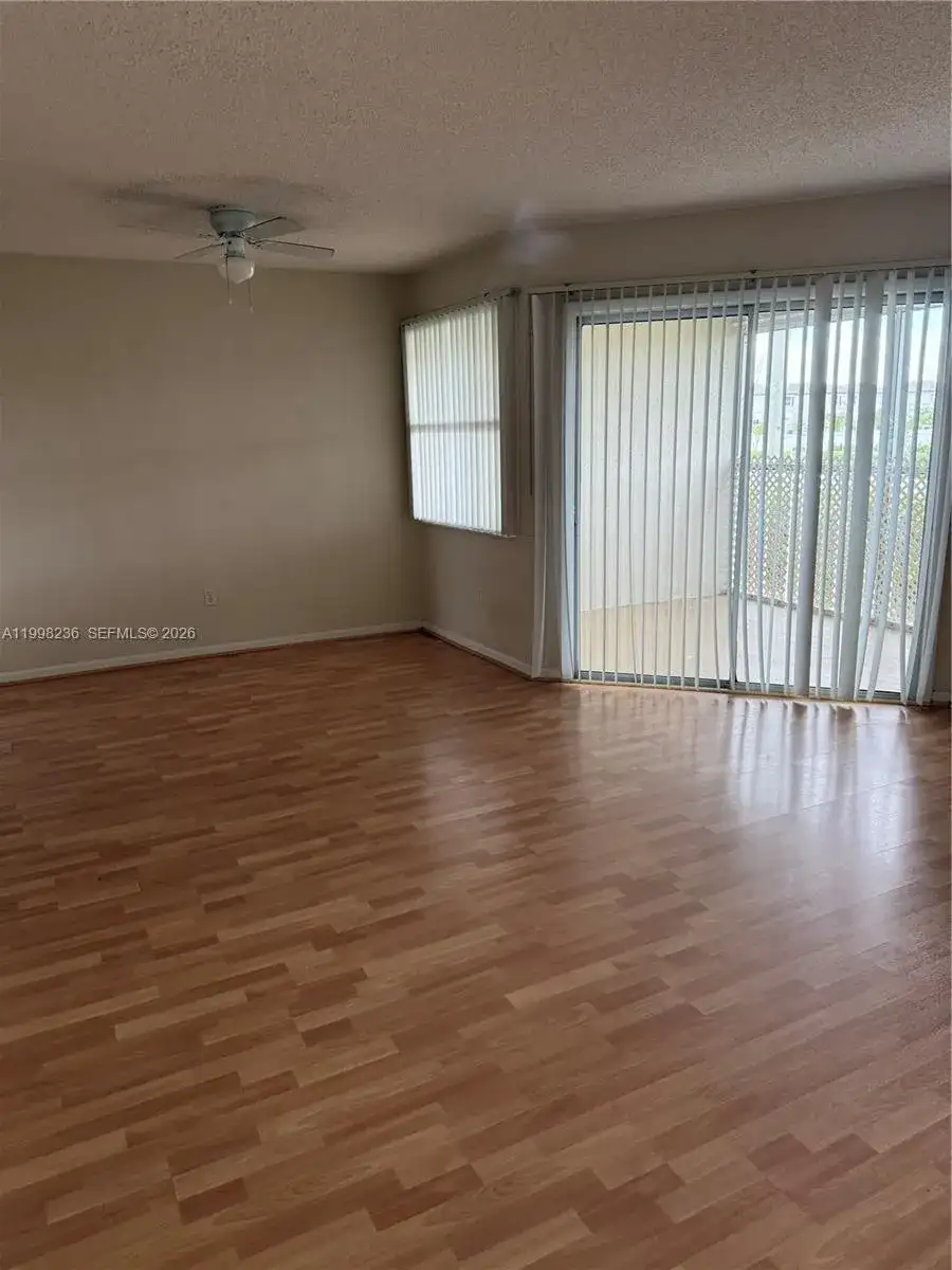 2260 SE 27th Dr, Homestead FL 33035 photo 4