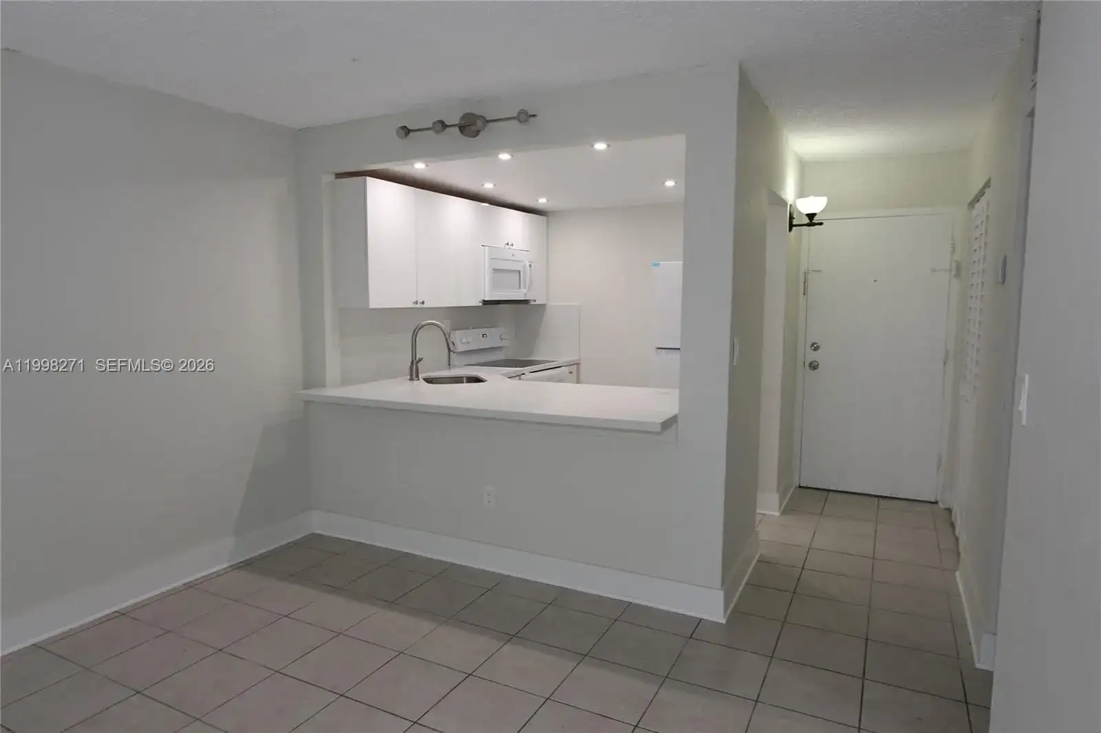4550 NW 9th St # 811E, Miami FL 33126 photo 3