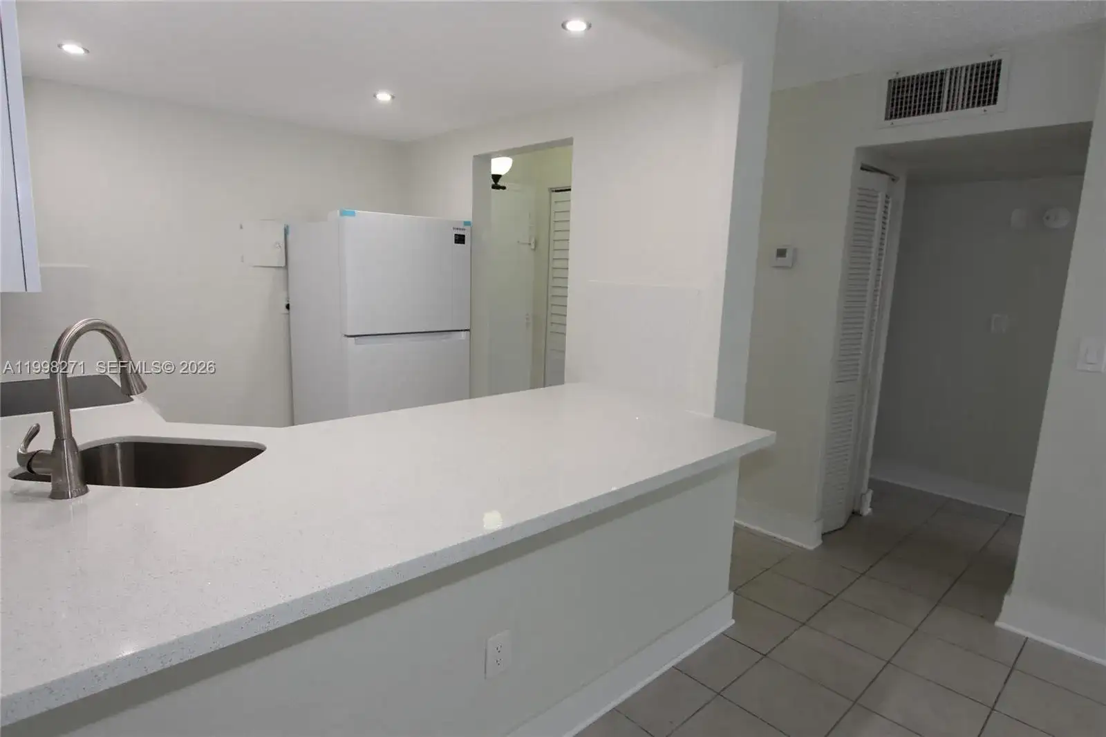 4550 NW 9th St # 811E, Miami FL 33126 photo 4