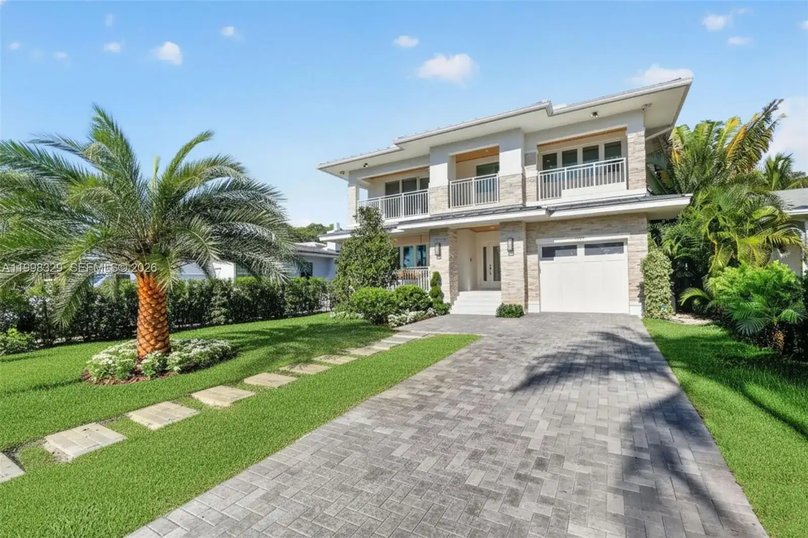 1017 S Palmway, Lake Worth FL 33460