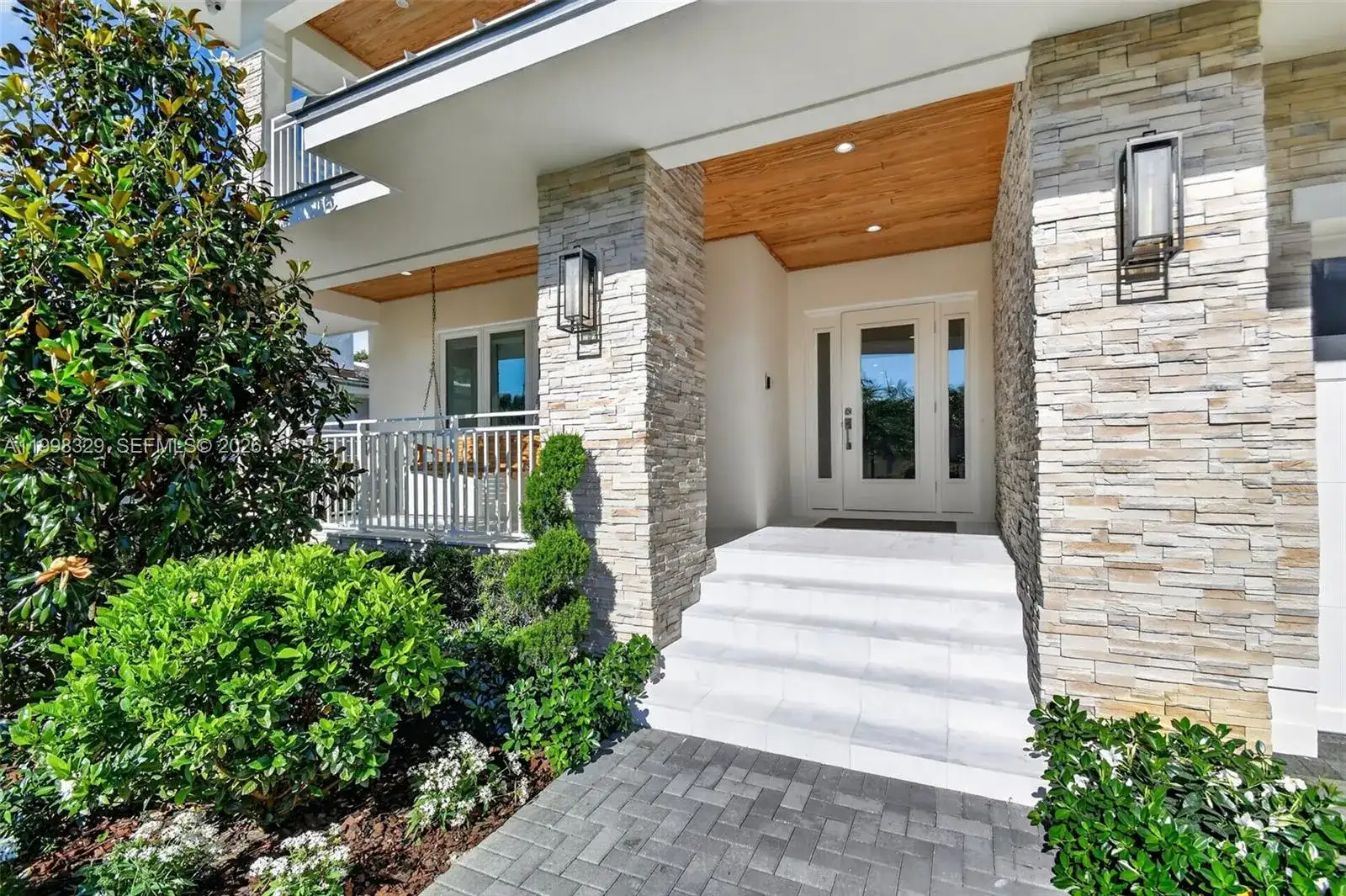 1017 S Palmway, Lake Worth FL 33460 photo 4