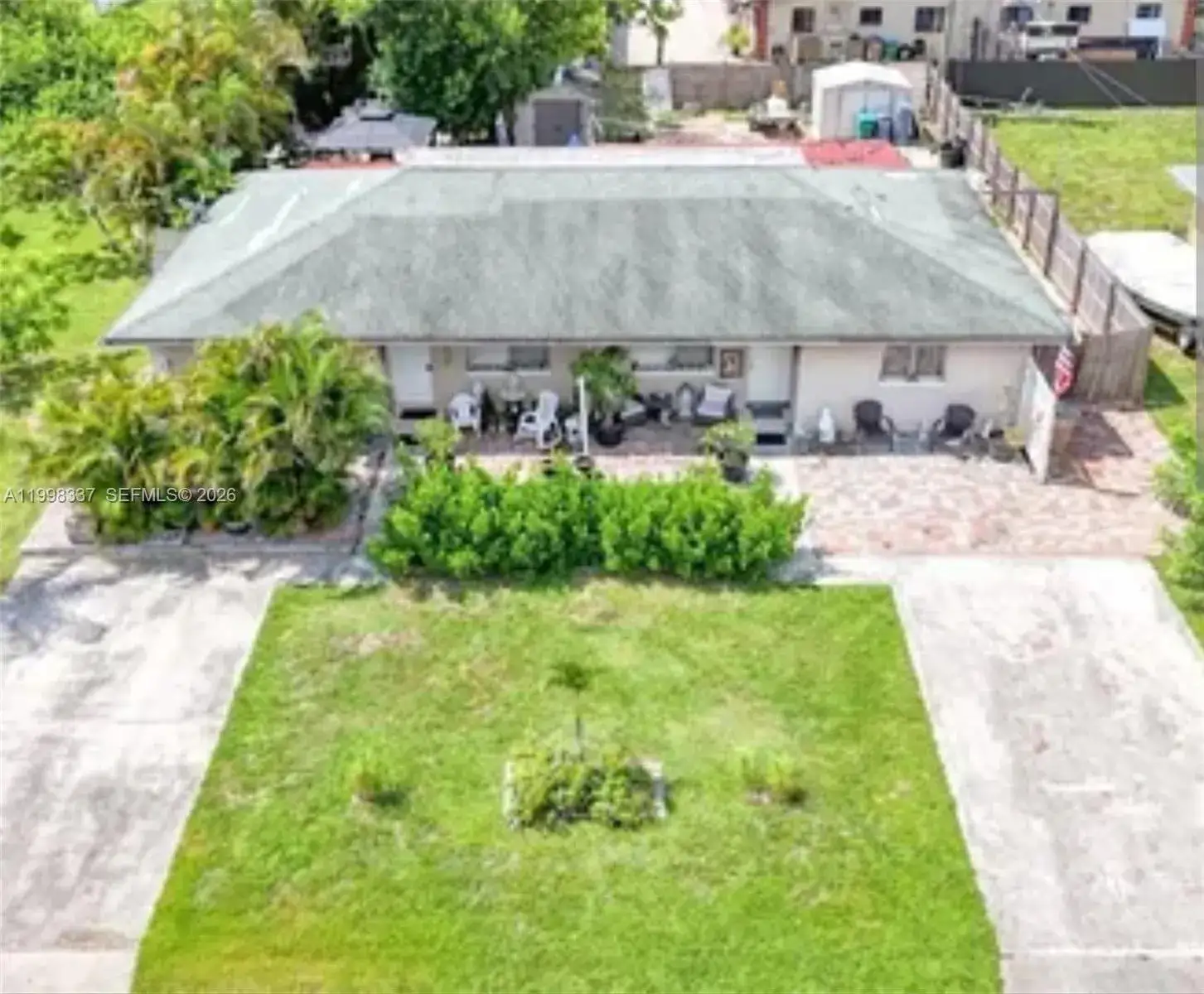 712 SE 8th St, Cape Coral FL 33990