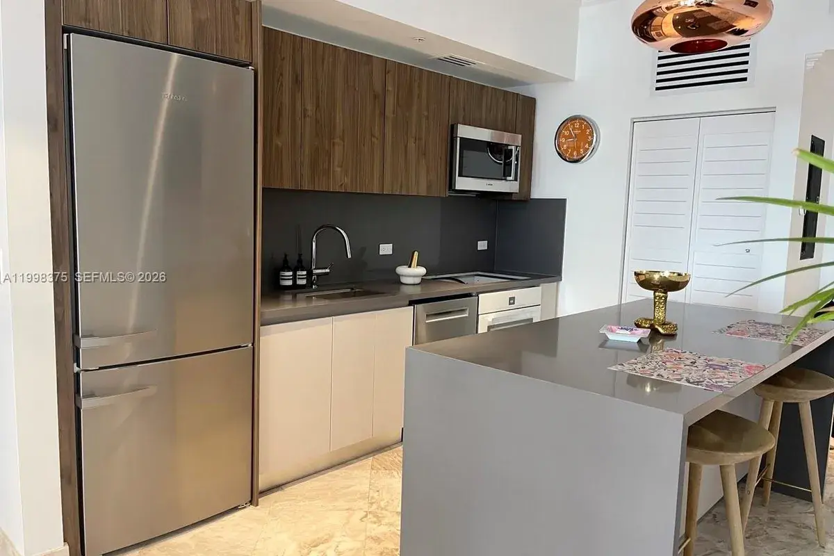 3470 E Coast Ave # H0806, Miami FL 33137
