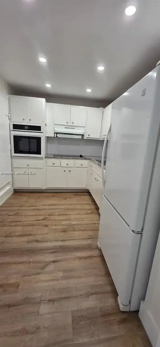 400 Kings Point Dr # 1122, Sunny Isles Beach FL 33160