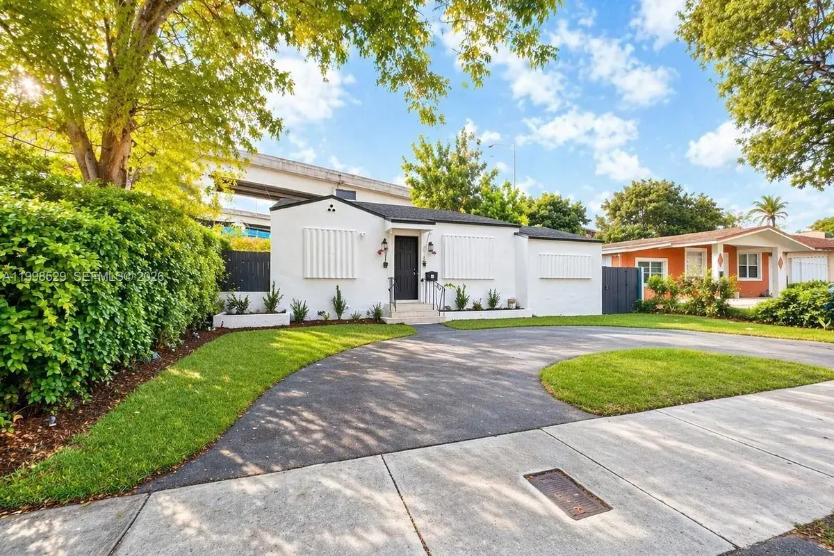 736 NW 41st St, Miami FL 33127