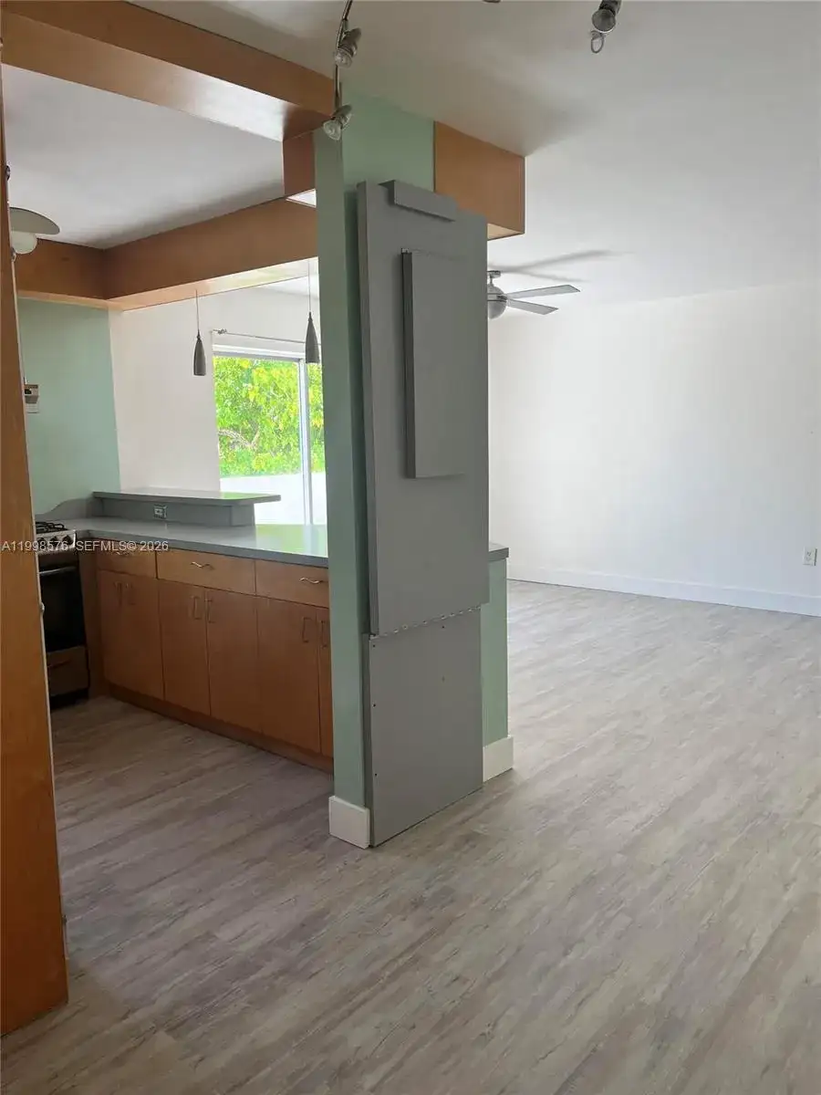 240 Collins Ave, Miami Beach FL 33139 photo 5