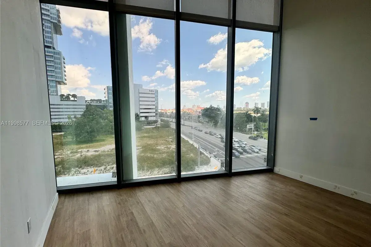 21290 Biscayne Blvd # 405, Aventura FL 33180