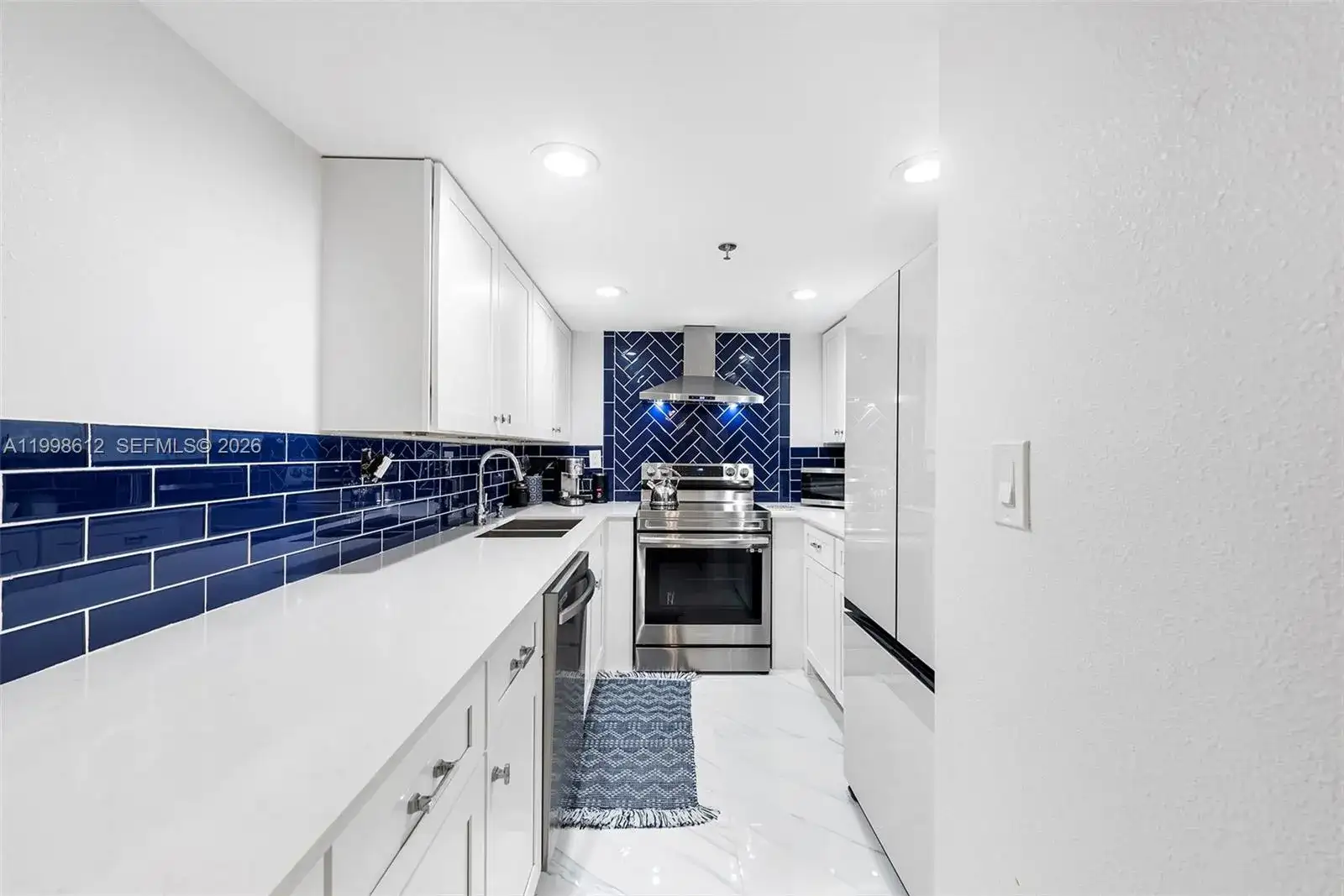 2401 Collins Ave # 1007, Miami Beach FL 33140 photo 3