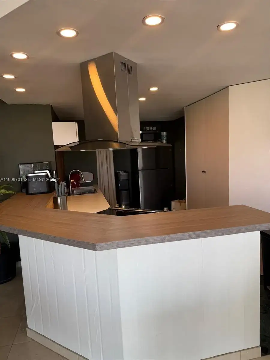 19707 Turnberry Way # 28C, Aventura FL 33180 photo 3