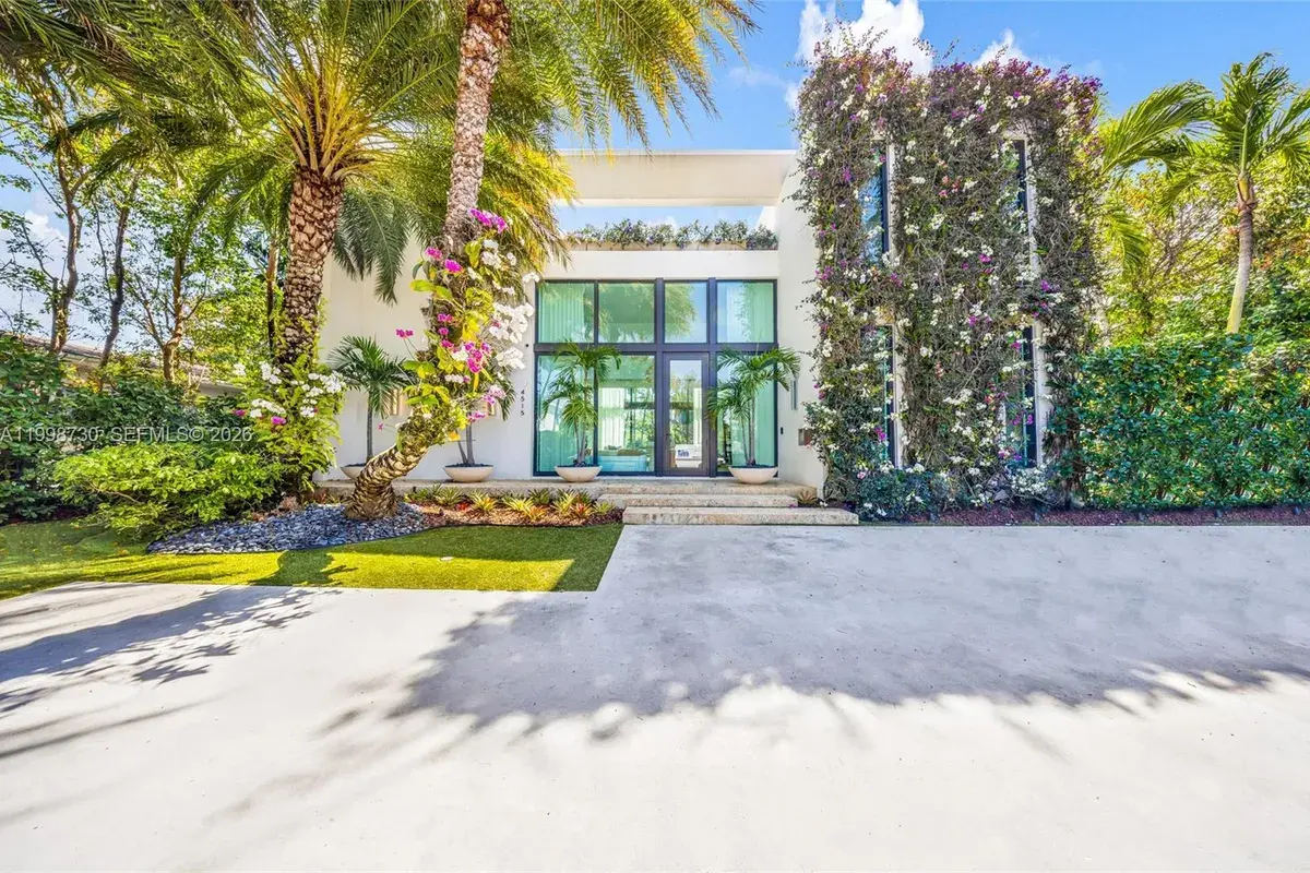 4515 N Michigan Ave, Miami Beach FL 33140