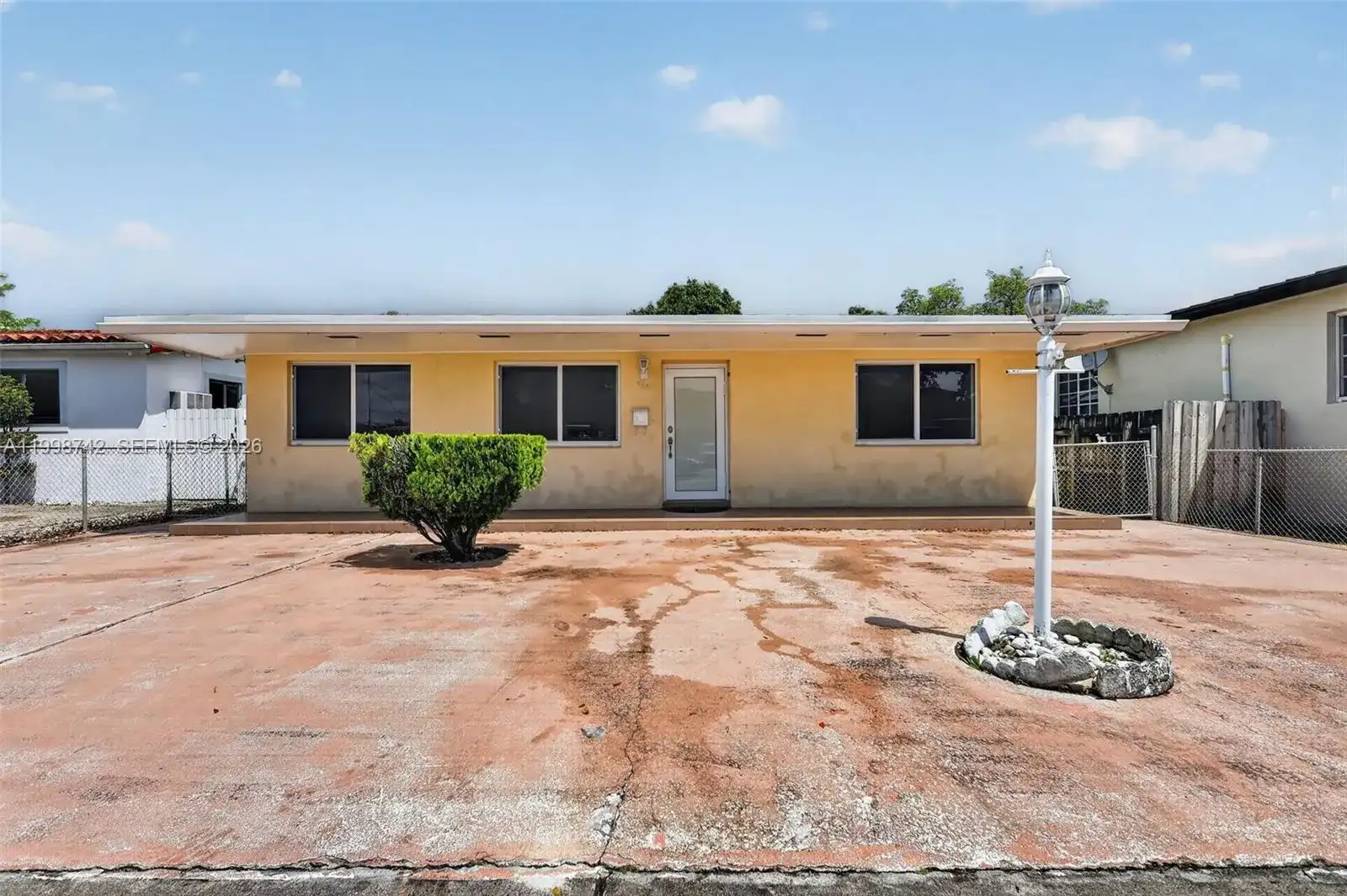 733 W 33rd St, Hialeah FL 33012