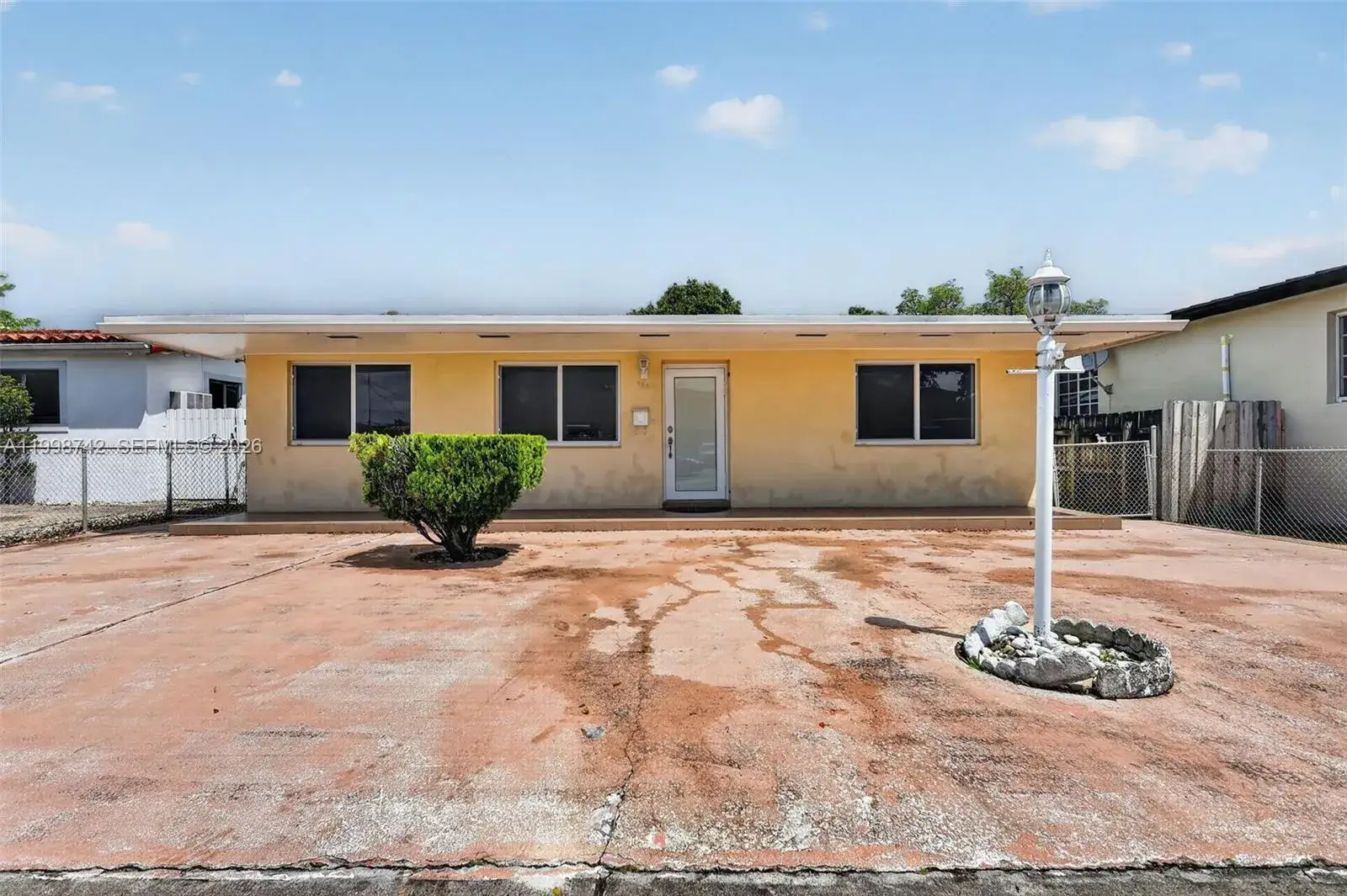 733 W 33rd St, Hialeah FL 33012