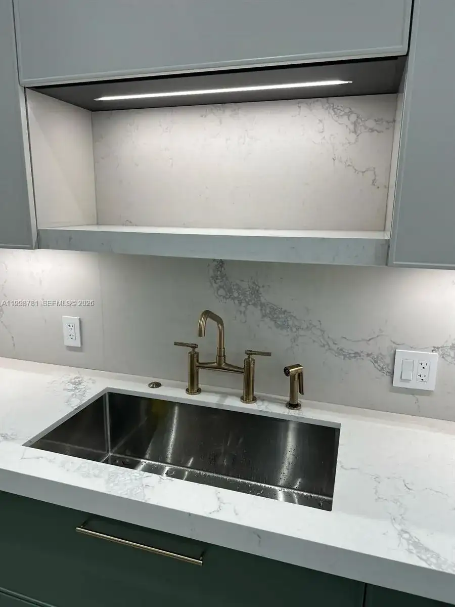 737 Crandon Blvd # 301, Key Biscayne FL 33149 photo 4